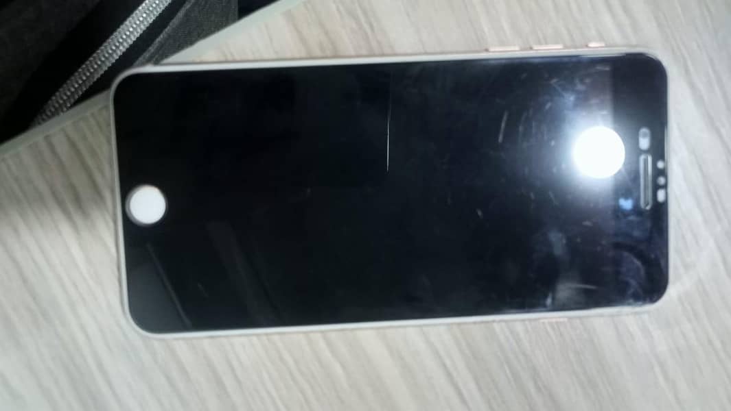 Apple iPhone 8 Plus 2