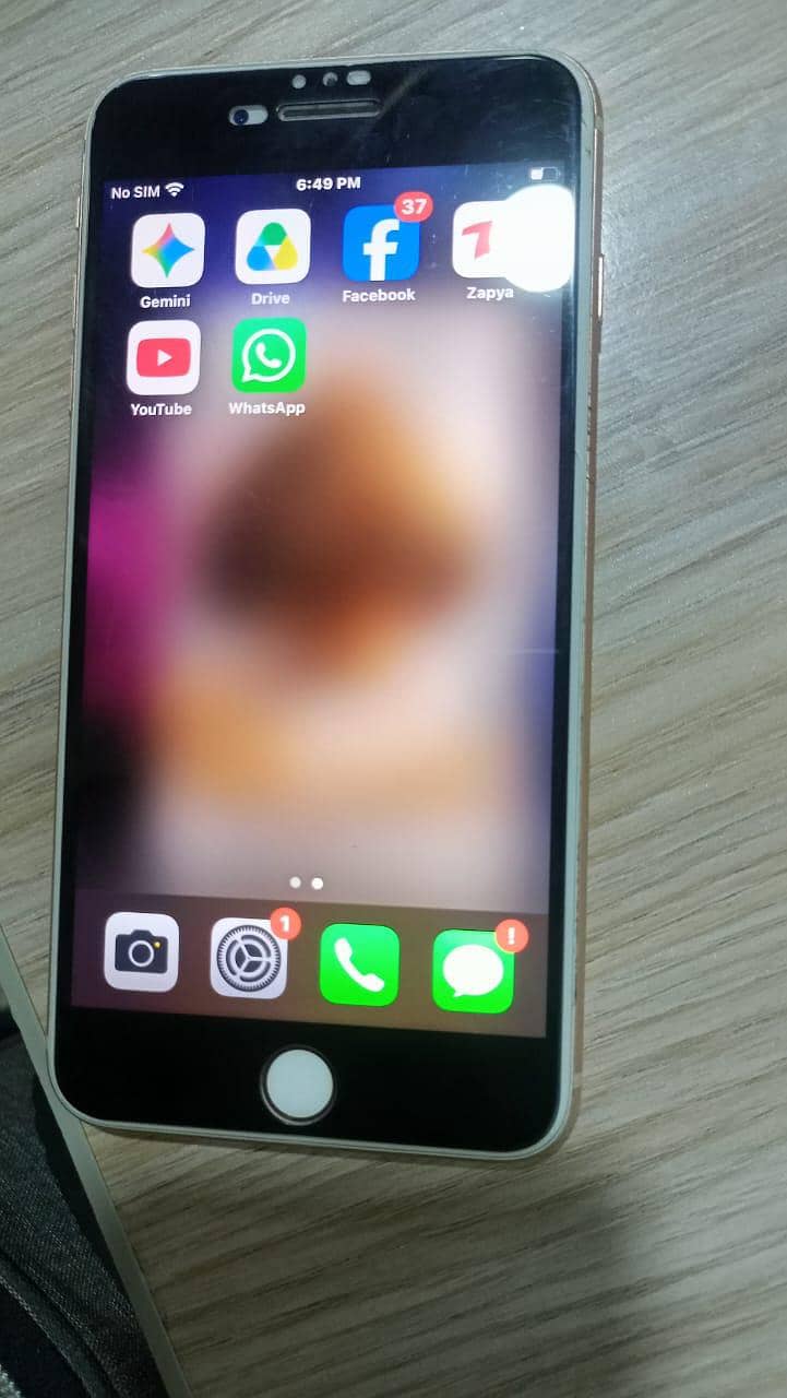 Apple iPhone 8 Plus 3