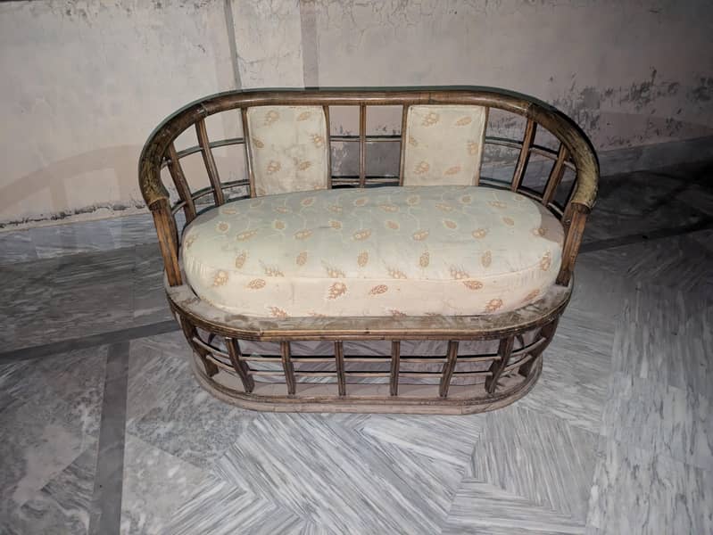 old school sofa 0