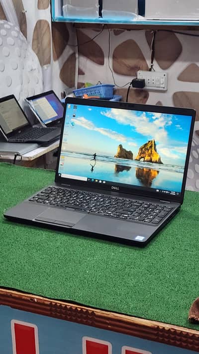 Dell latitude 5501 core i7 9th gen H 16gb/256gb 2gb card
