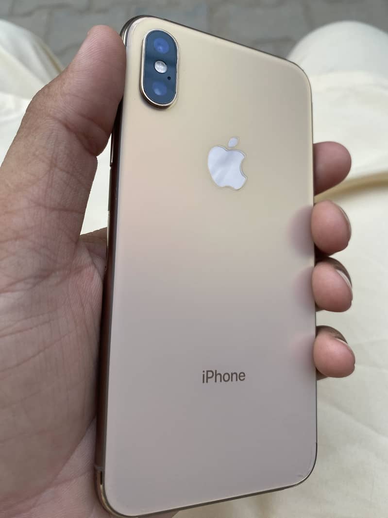 iPhone XS 3