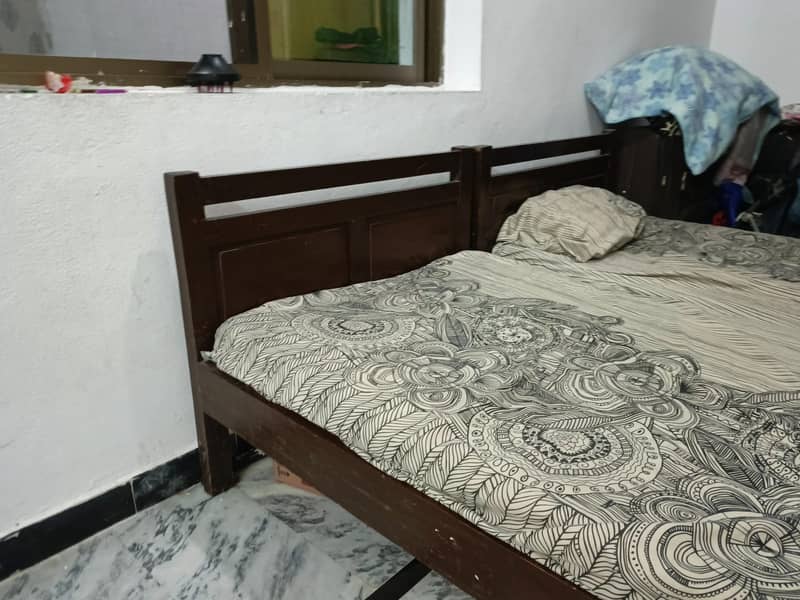 Single beds 0