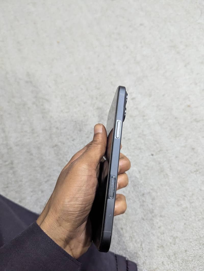 Apple iPhone 16 Plus 3