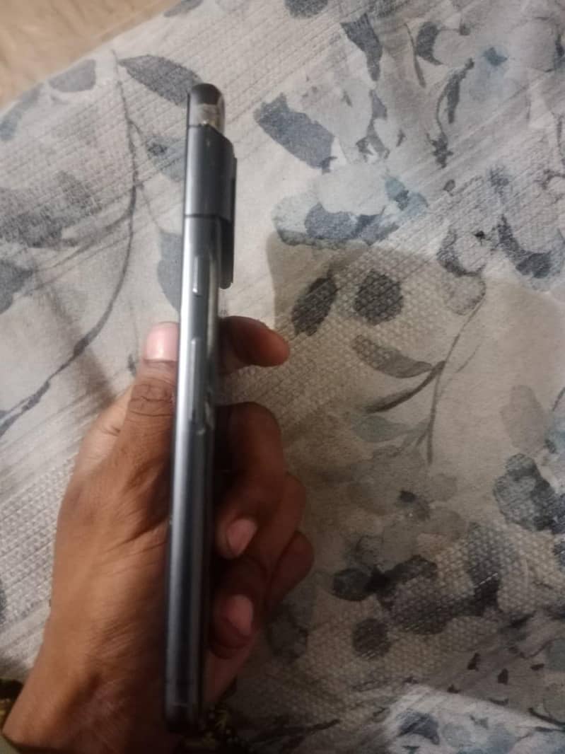 Google Pixel 7 4