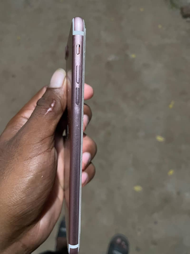 Apple iPhone 7 Plus 2