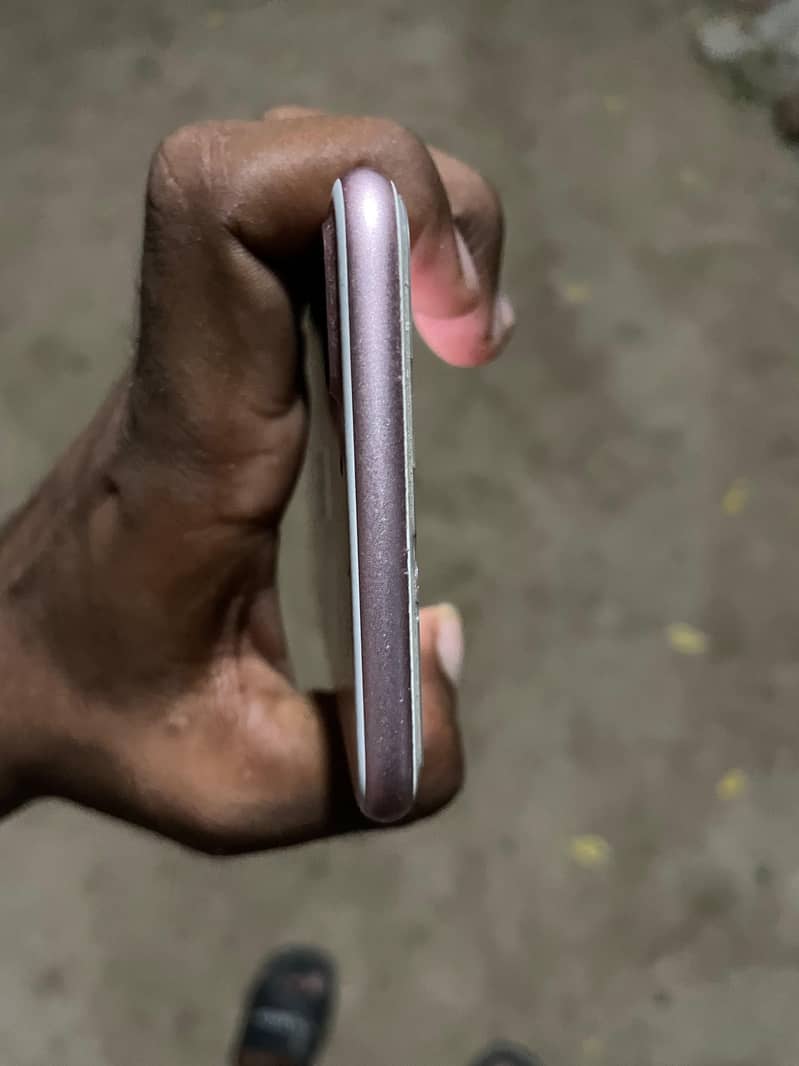 Apple iPhone 7 Plus 4