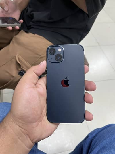 Apple iPhone 13