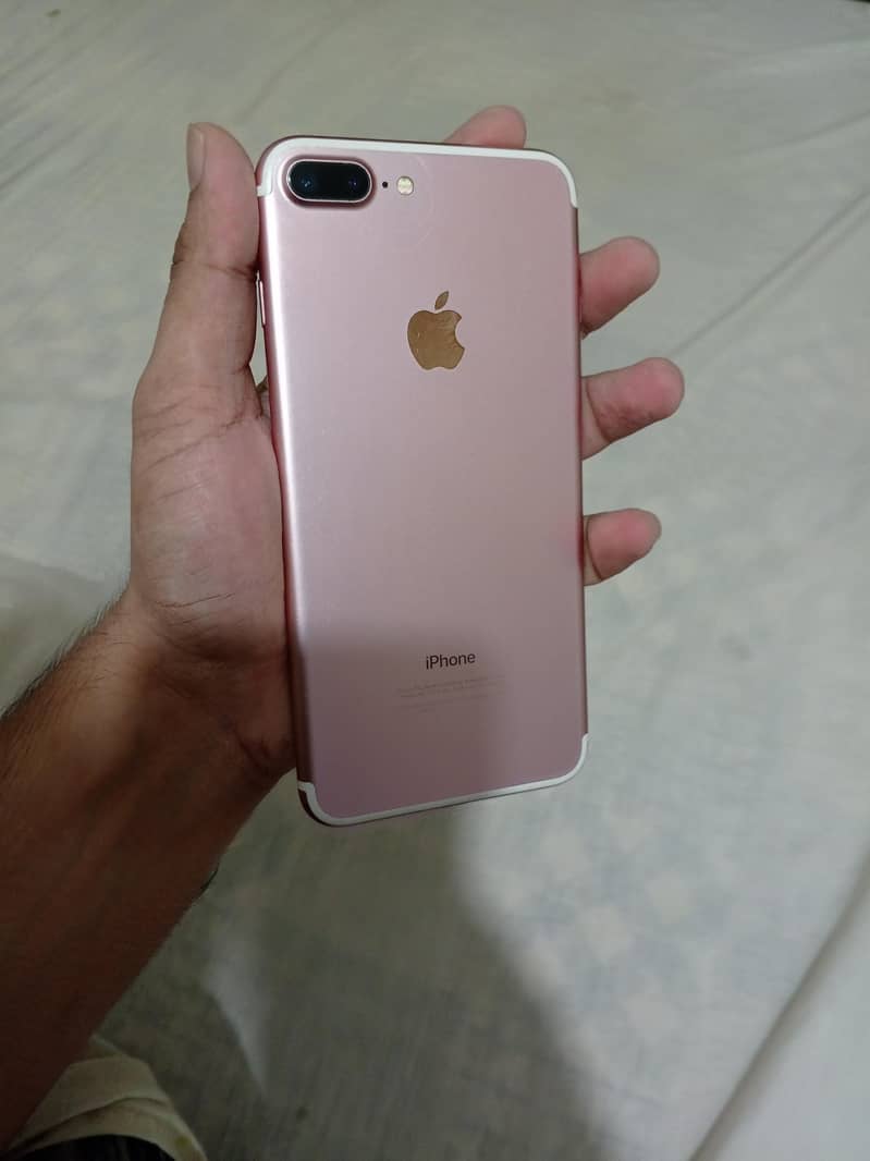 Apple iPhone 7 Plus 3