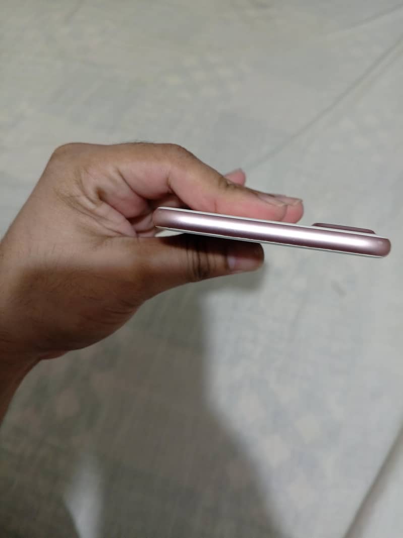Apple iPhone 7 Plus 5
