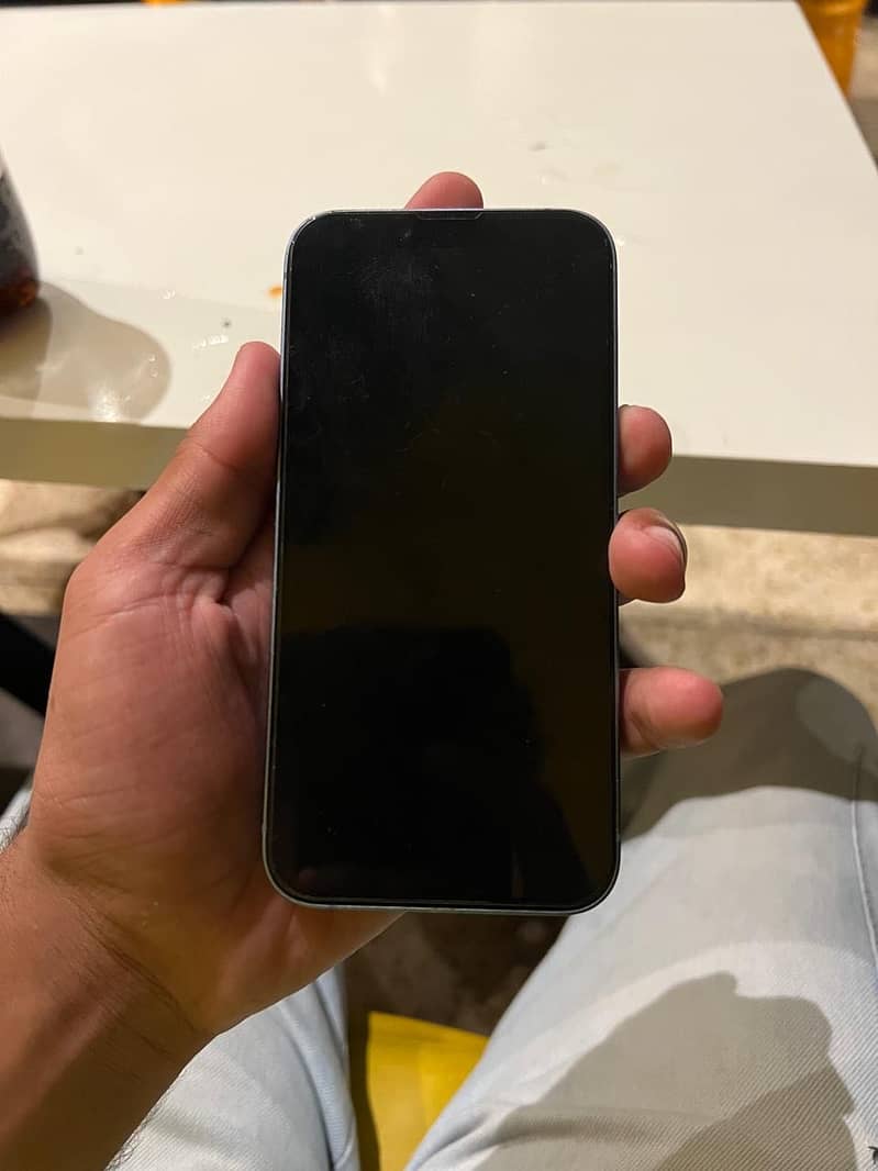 Apple iPhone 14 4