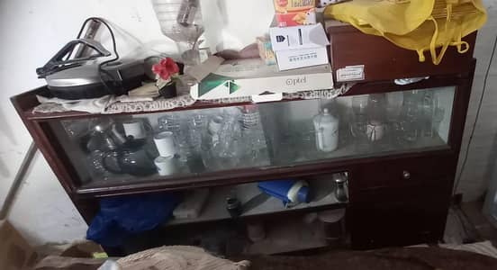 single bed with showcase