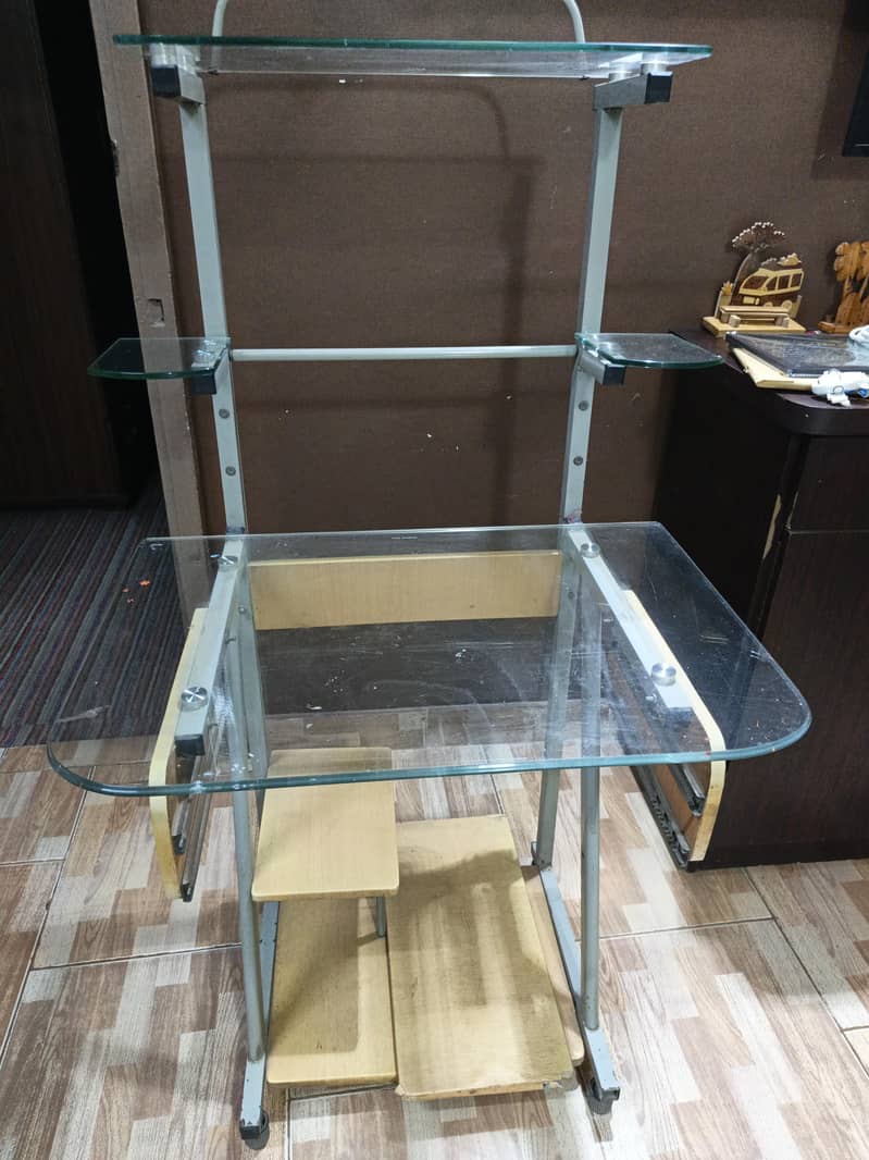 computer trolly 0
