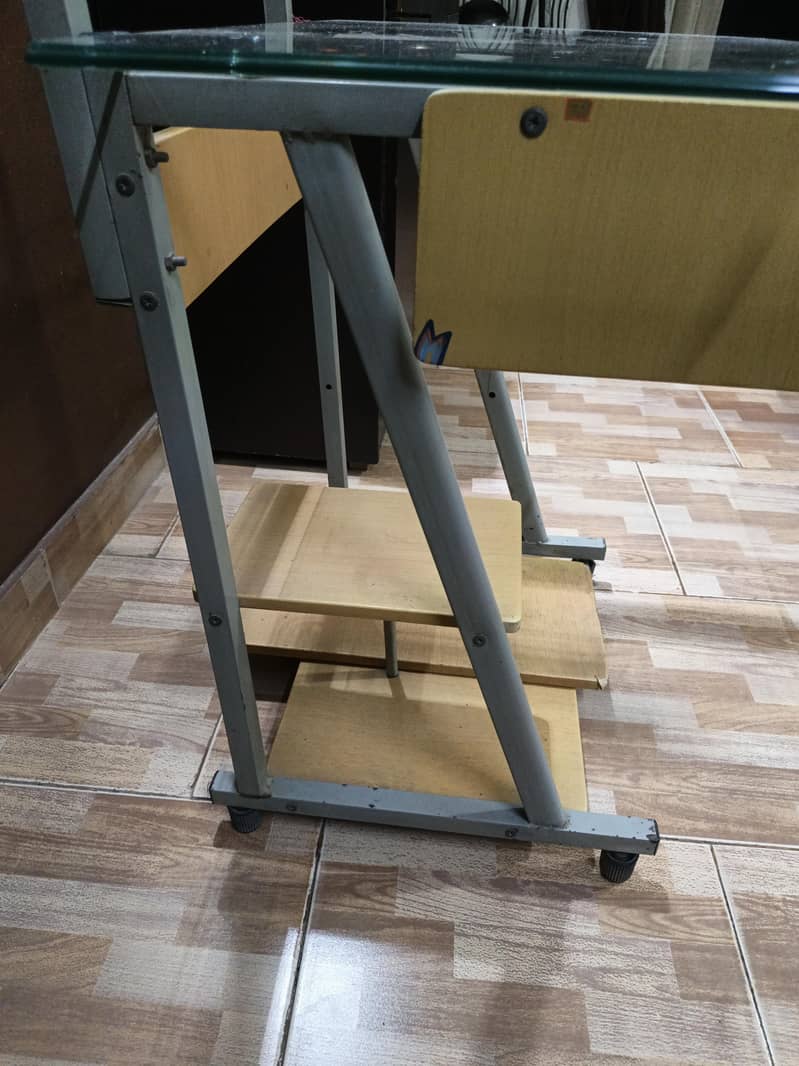 computer trolly 1