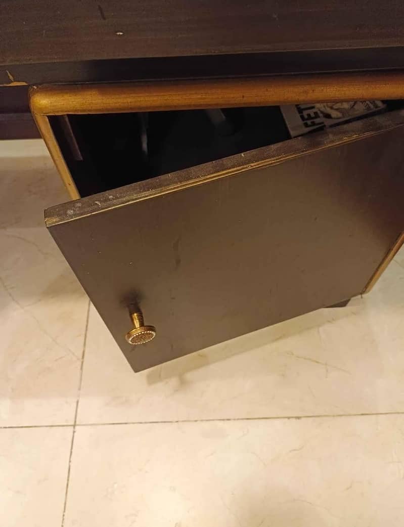Dressing Table with mirror (Solid Wood) 2