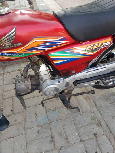 Motorcycle one hand used. Register khud Apne name krana pre ga