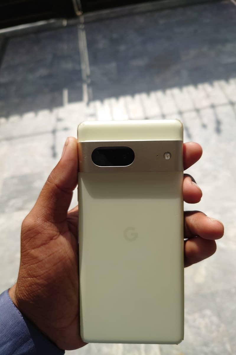Google Pixel 7 3