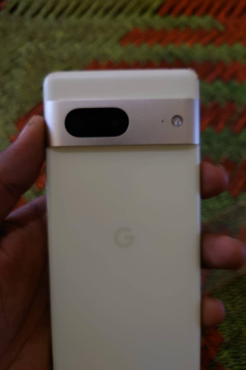 Google Pixel 7 4