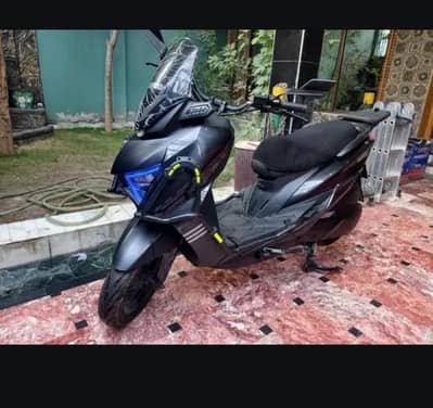 Revoo E52 Sports Edition