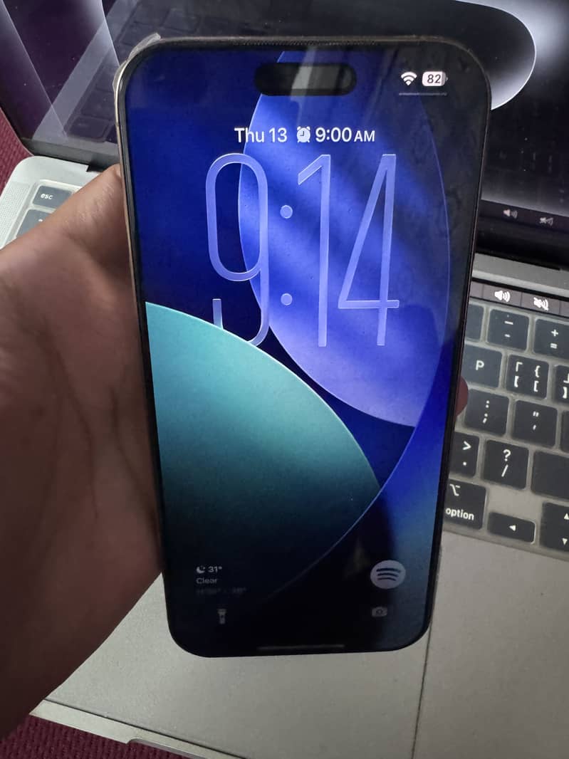 Apple iPhone 16 Pro Max 2