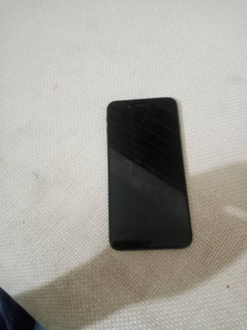 Apple iPhone 8 Plus 1