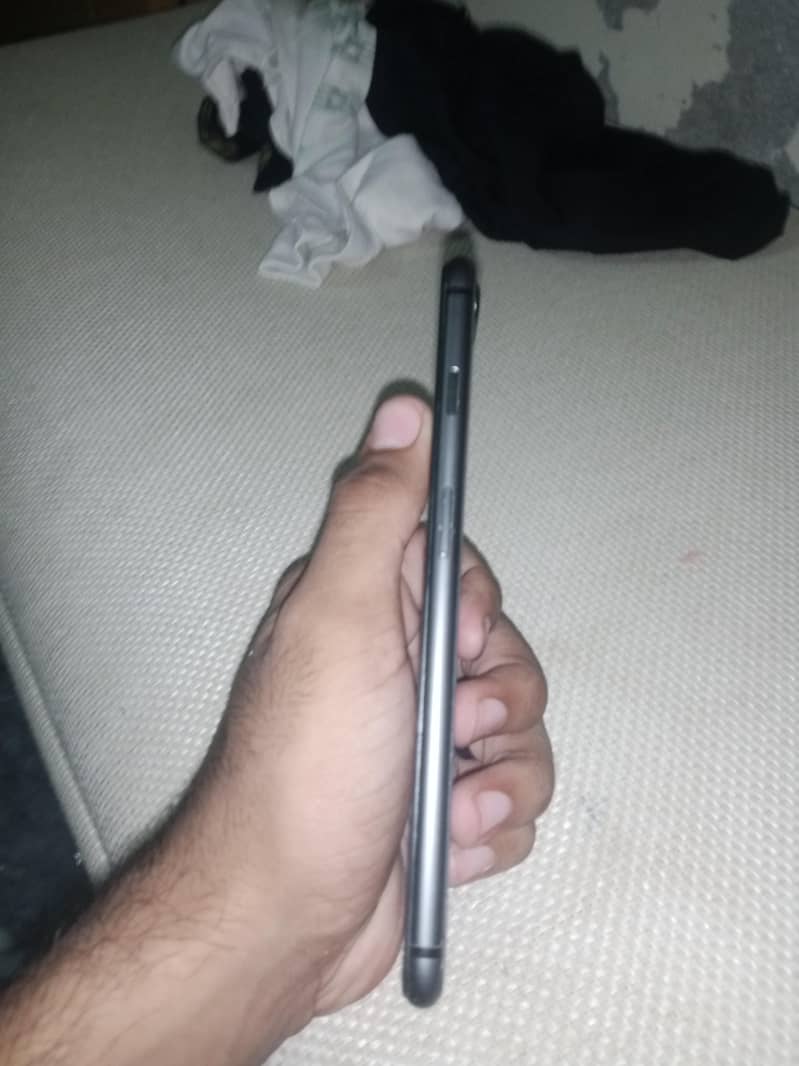 Apple iPhone 8 Plus 2