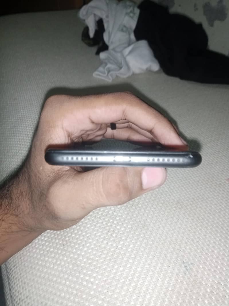 Apple iPhone 8 Plus 5