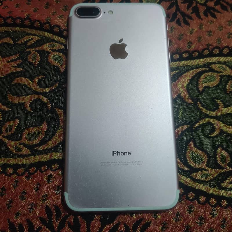 Apple iPhone 7 Plus 1