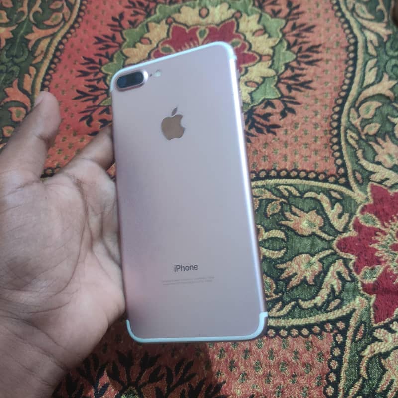 Apple iPhone 7 Plus 2
