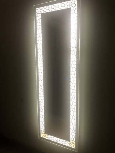 Yellow light mirror with fingerprint