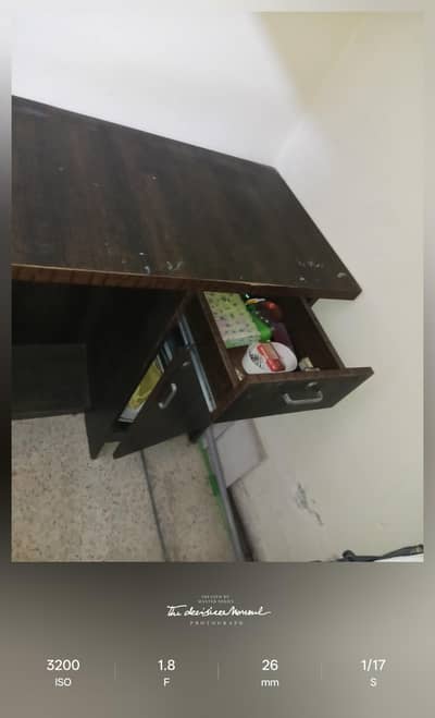 customised office table