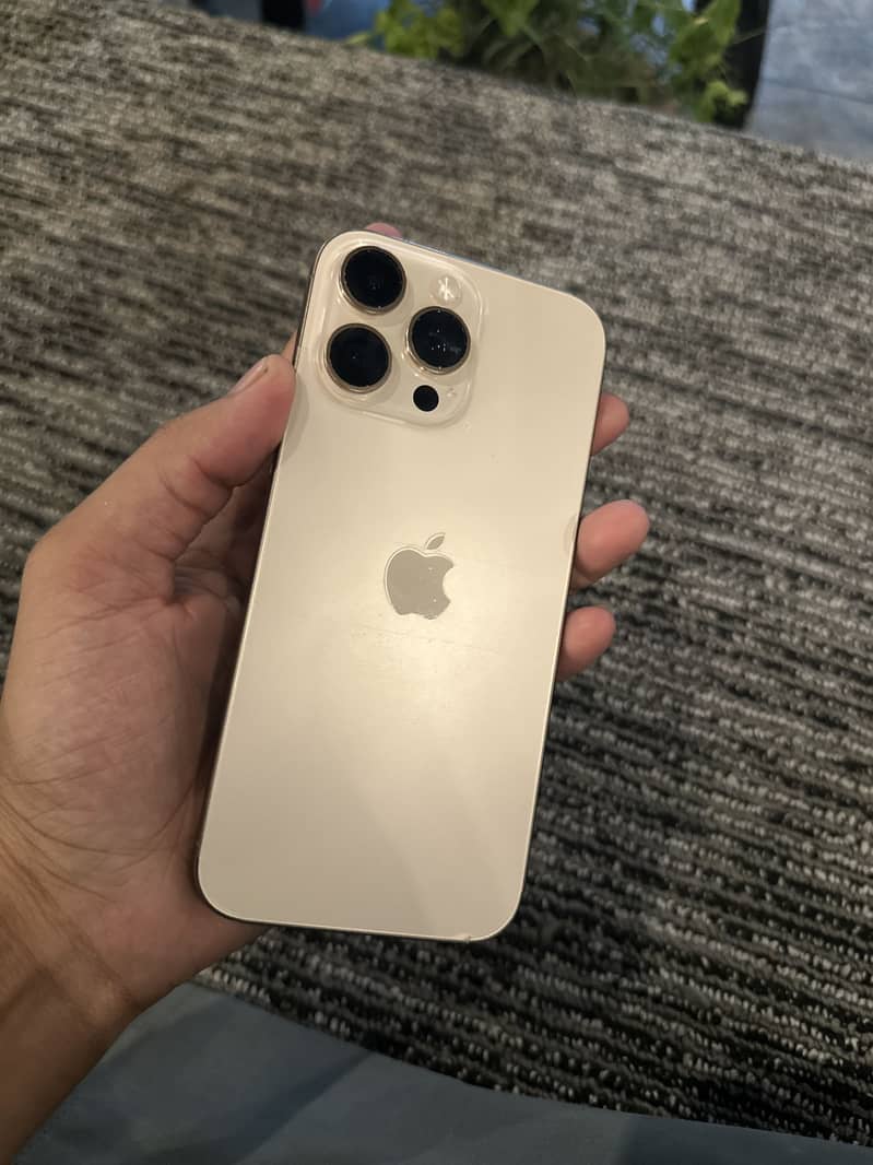 Iphone 16pro max 3