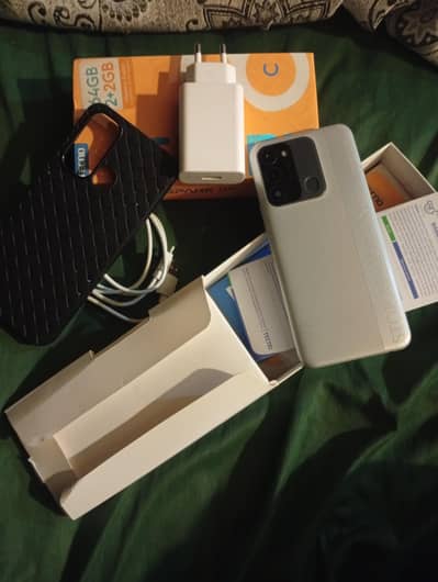 Tecno Spark 8C 2+2/64 battery taming kamal ke hain