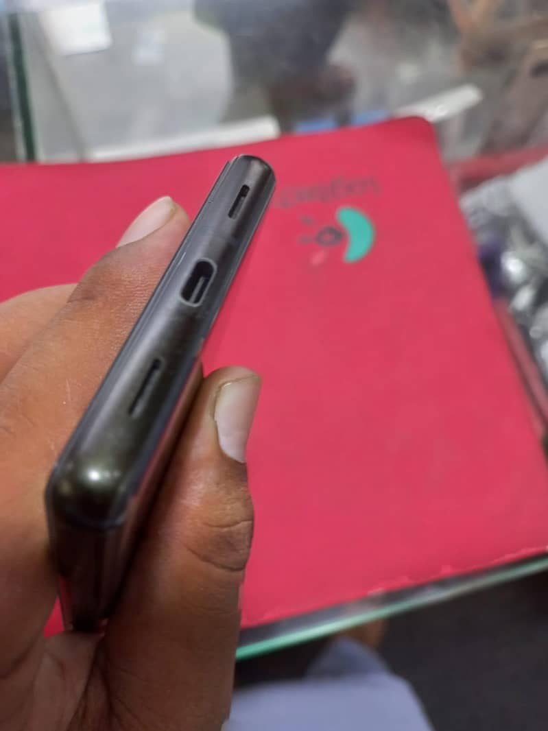 Google Pixel 6a 4
