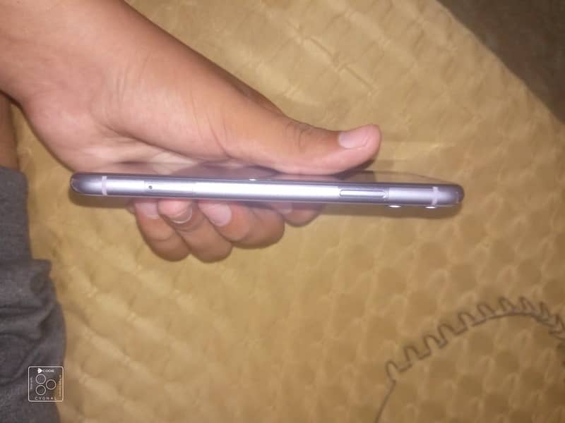 Apple iPhone 11 5