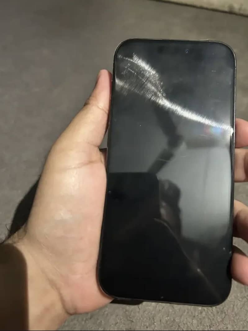 Apple iPhone 15 Pro 3