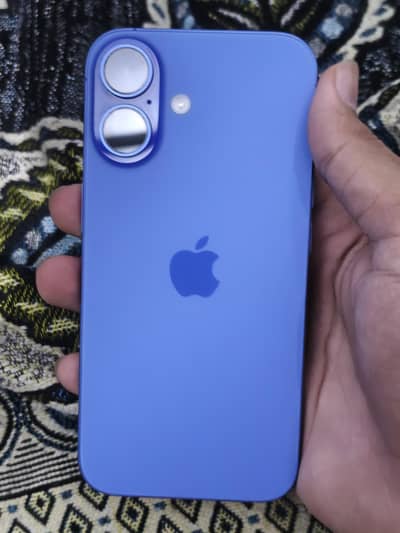 Apple iPhone 16