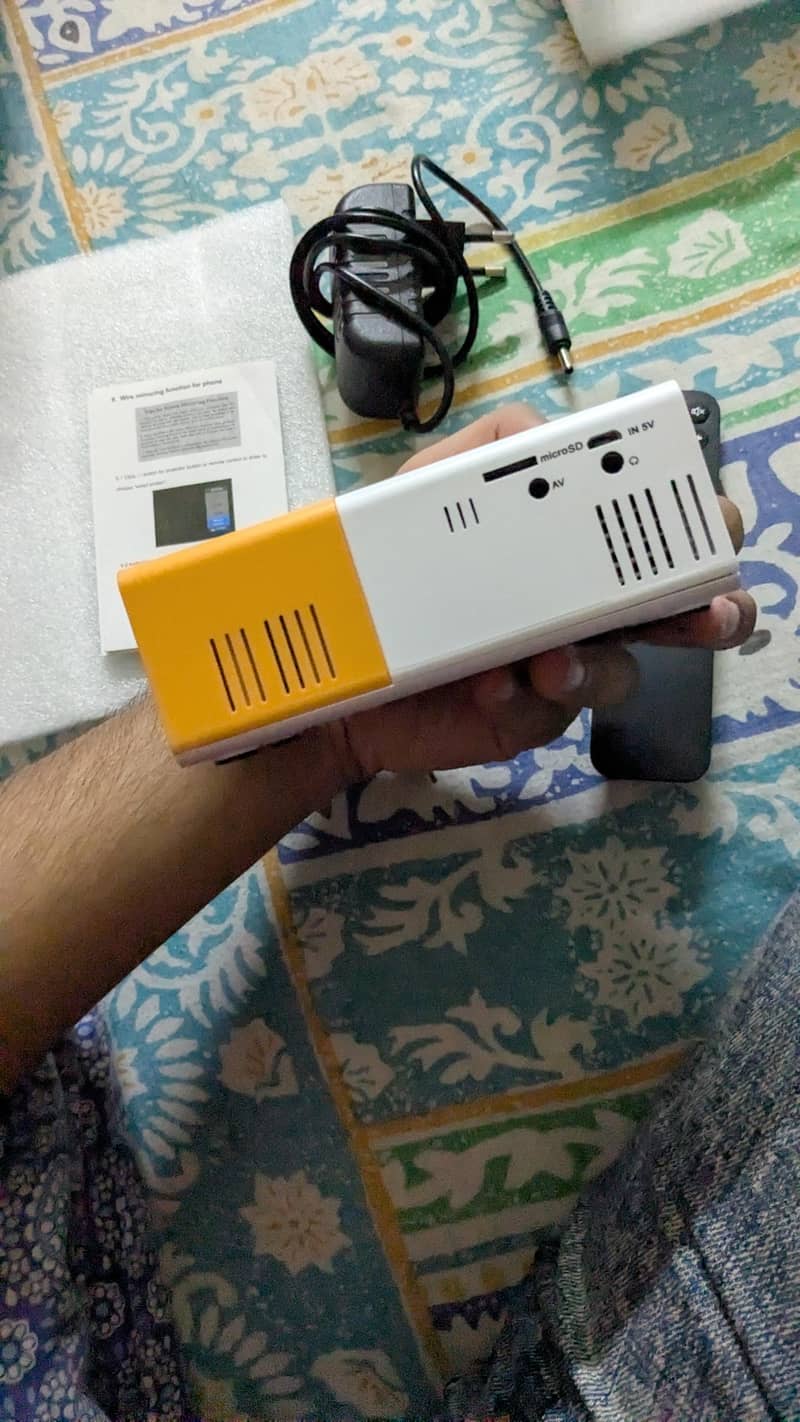 led Projector 7