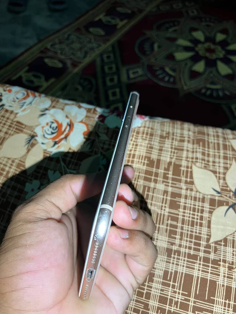 Apple iPhone 8 Plus 4