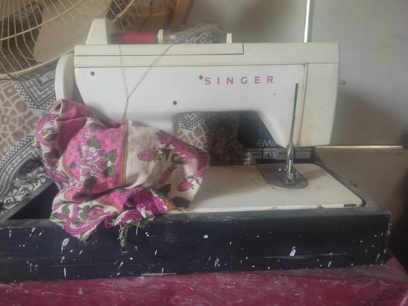 Singer sewing Machine 1