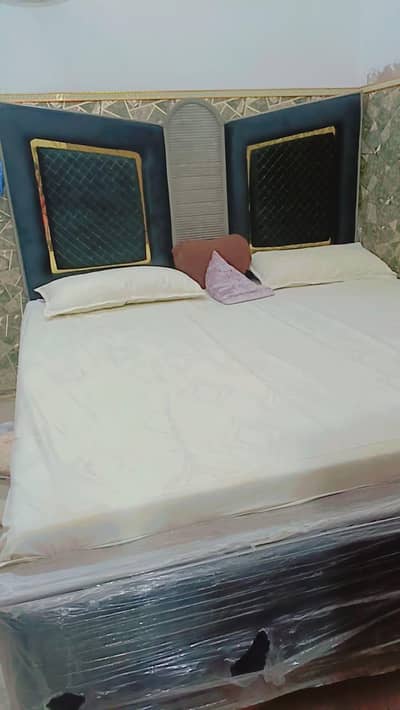 pure lakri main khud bnwaya hy bed with side table's with sofas