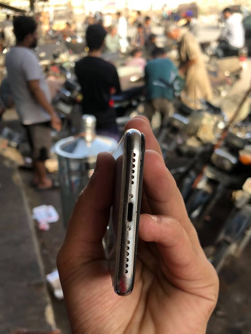 Apple iPhone X 2