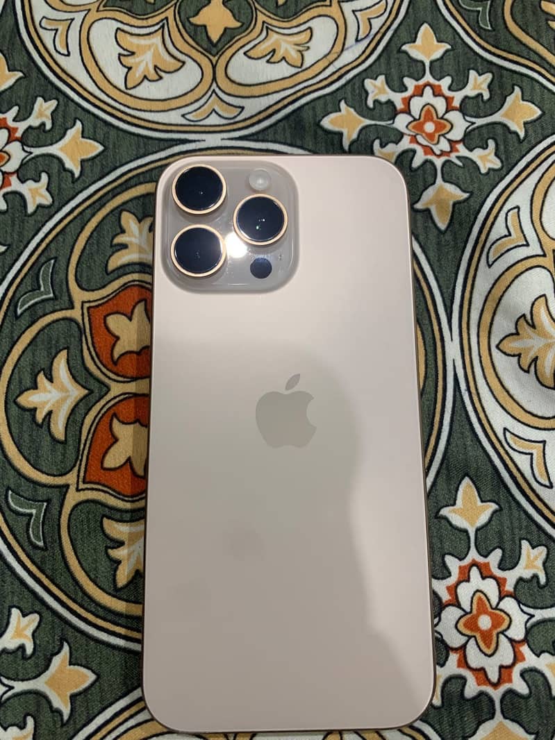 Apple iPhone 16 Pro Max 2