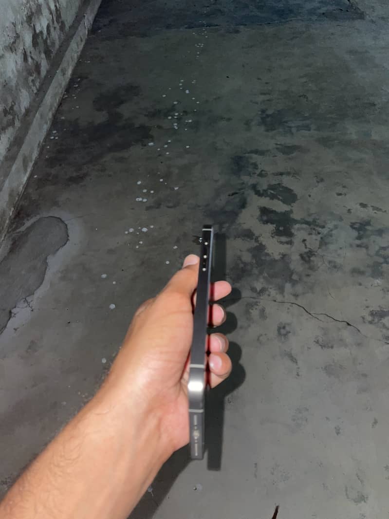 Apple iPhone 15 Pro Max 2