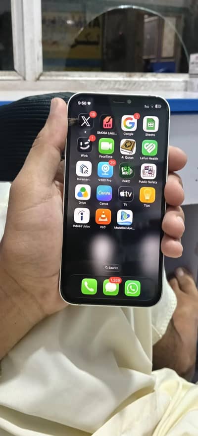 Apple iPhone 12