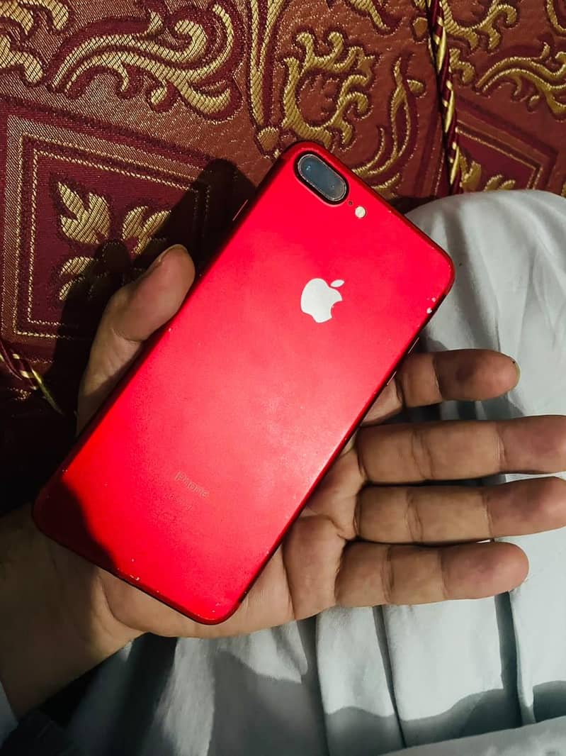 Apple iPhone 7 Plus 0