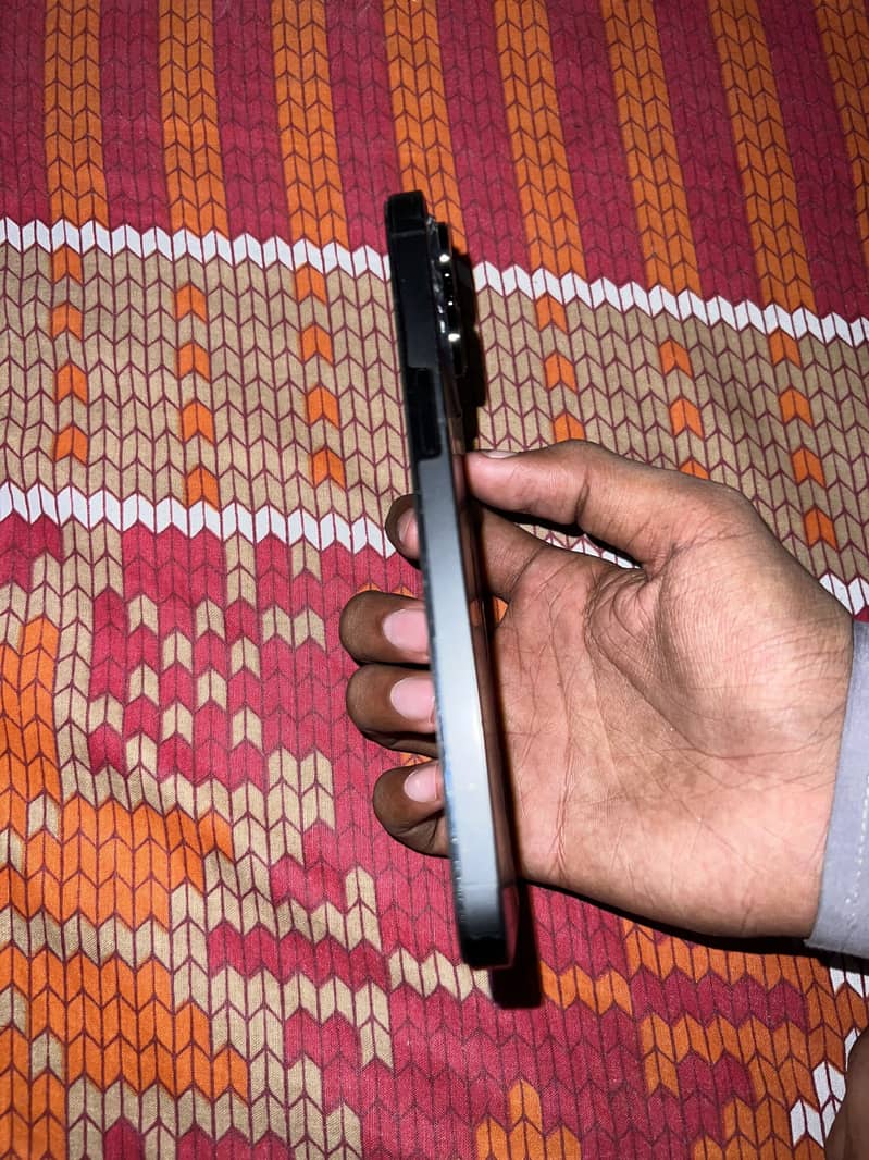 Apple iPhone 14 Pro Max 2
