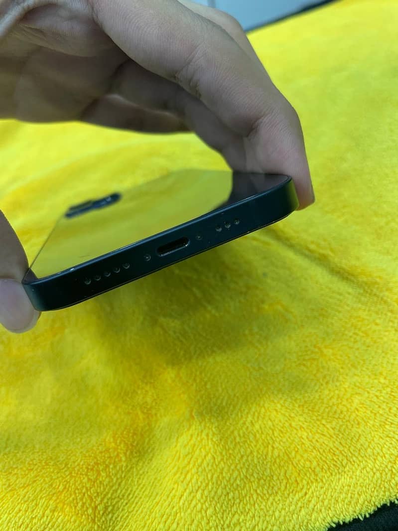 Apple iPhone 13 3