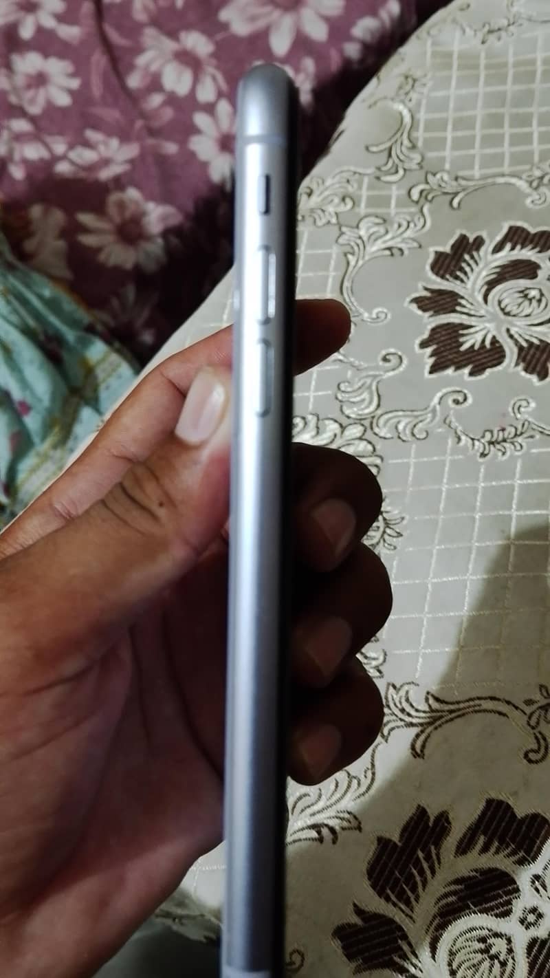 Apple iPhone 11 3