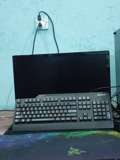 ViewSonic 19" LCD + Keyboard + Mouse (Used) – Good Condition