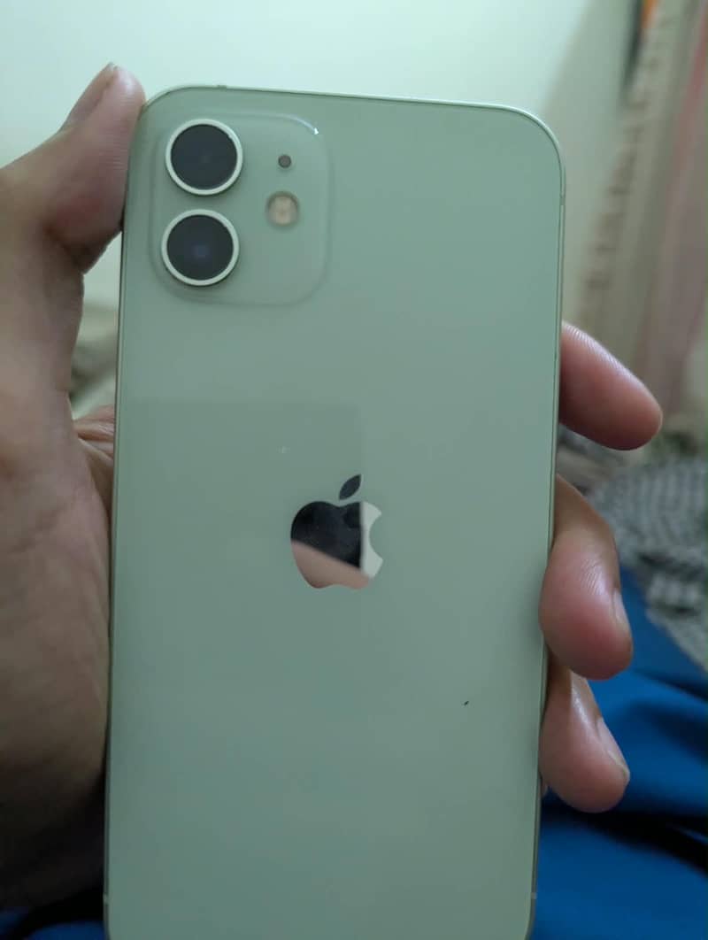 Apple iPhone 12 3
